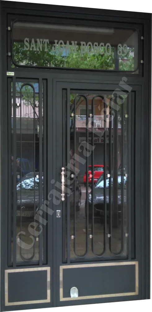 Puerta de comunidad modelo Joan Bosco