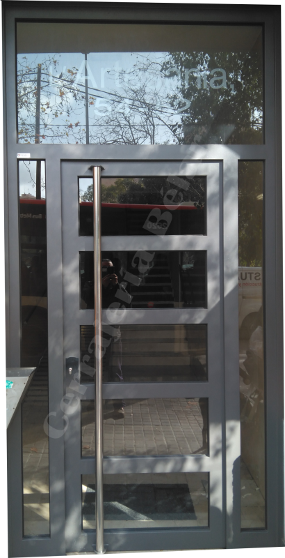 Puerta de comunidad con fijos laterales y un superiror Puerta de comunidad con fijos laterales y un superiror