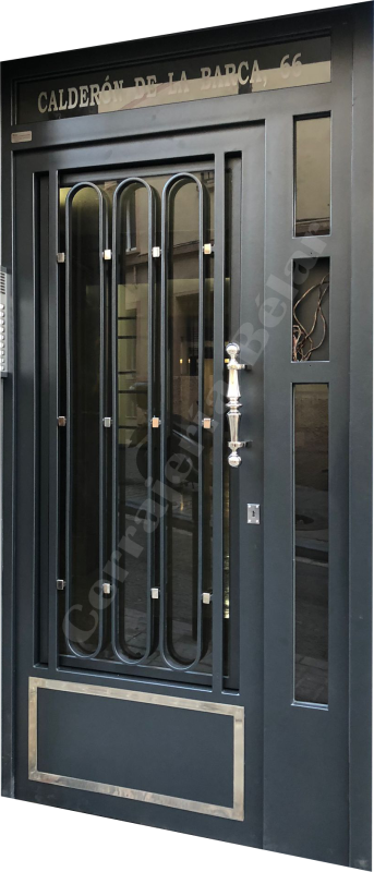 Puerta con barrotes, fijo lateral y fijo superiror Puerta con barrotes, fijo lateral y fijo superiror