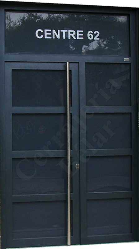 Puerta de comunidad sencilla y opaca Puerta de comunidad sencilla y opaca