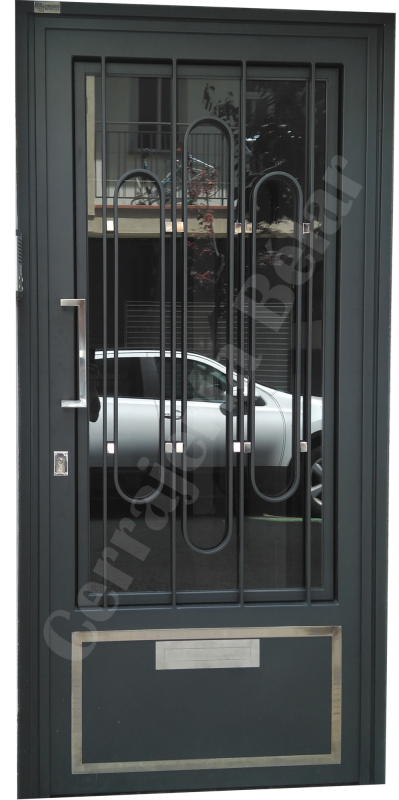 Puerta con barrotes Puerta con barrotes