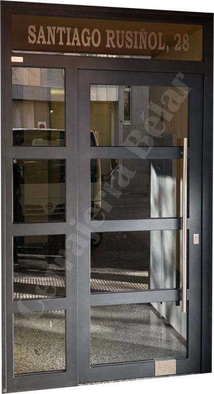 Puerta de comunidad robusta y de gran firmeza Puerta de comunidad robusta y de gran firmeza
